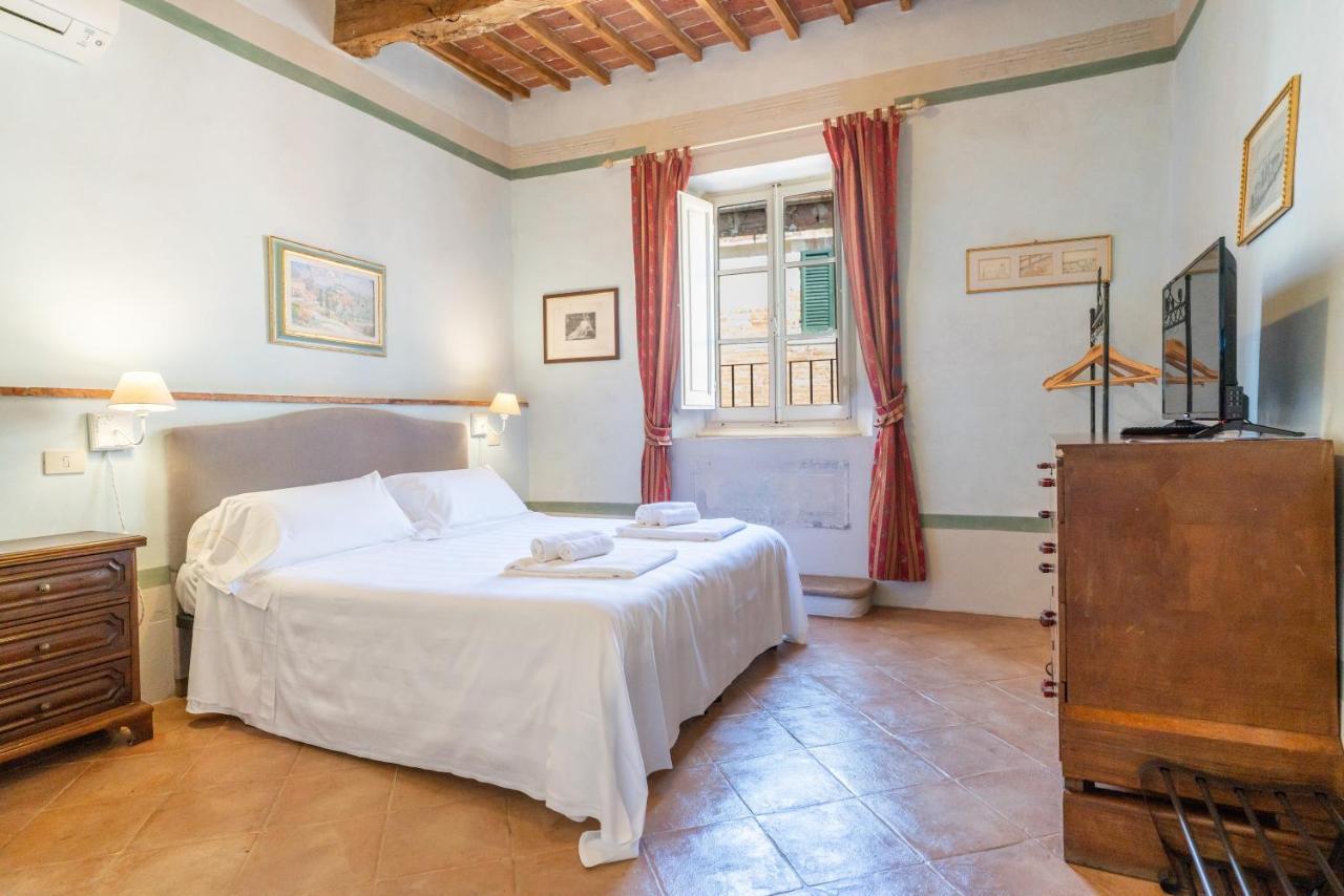 Palazzo Mosela Alla Porta มอนติปุลเชียโน ภายนอก รูปภาพ